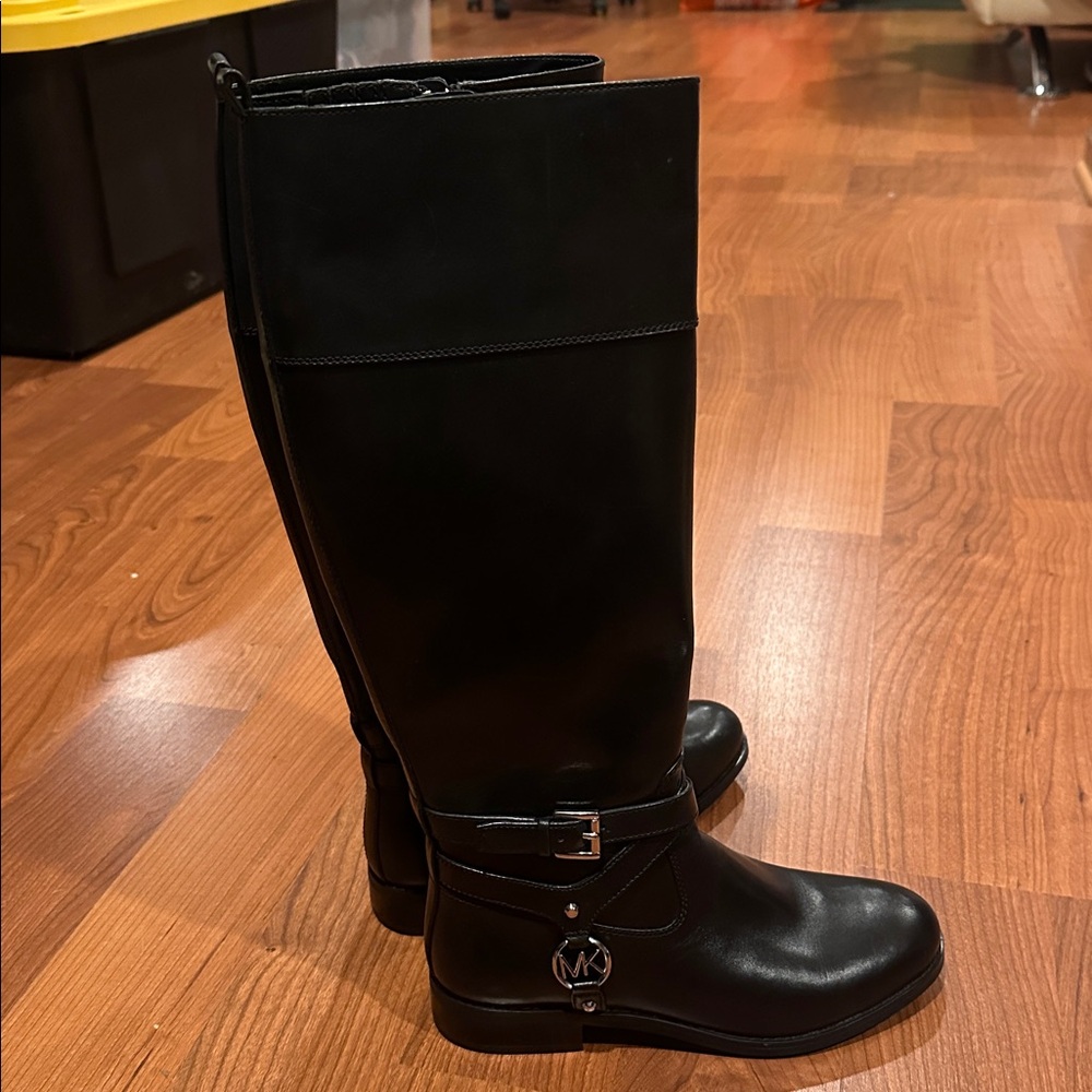 New Micheal Kors Leather Tall Boots